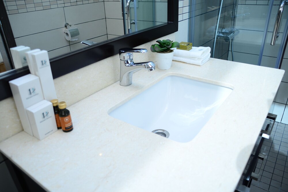 Photo - The Helmet Hotel