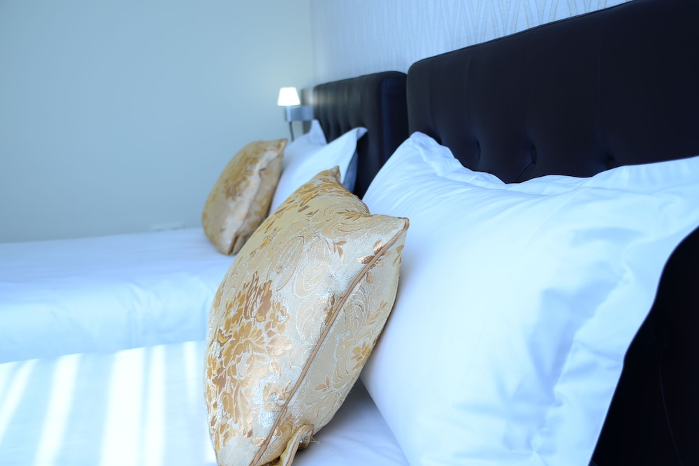 Photo - The Helmet Hotel