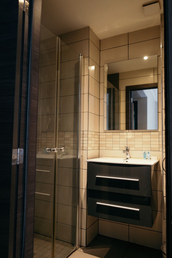 Photo - The Helmet Hotel