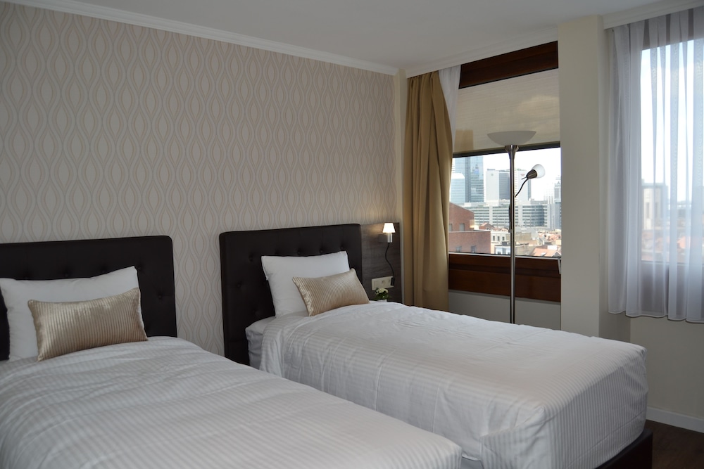 Photo - The Helmet Hotel