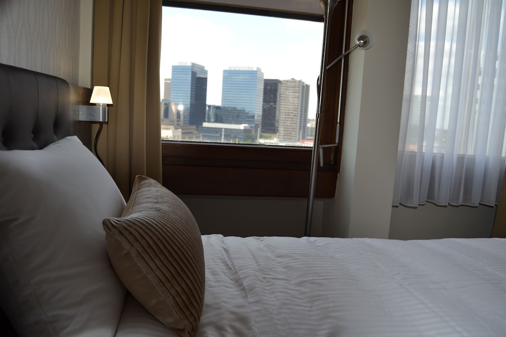 Photo - The Helmet Hotel