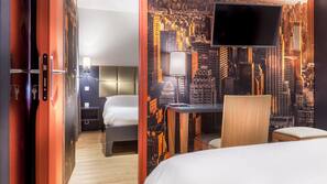 Minibar, coffre-forts dans les chambres, bureau, lits bébé (gratuits)