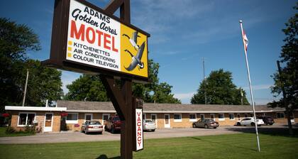 Adams Golden Acres Motel