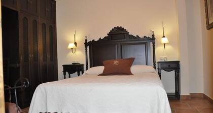 Apartamentos Turísticos Doña María la Brava