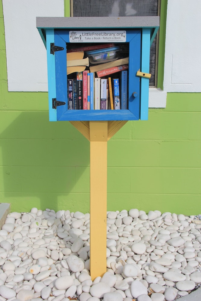 Sunset Inn & Cottages