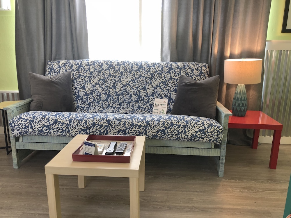 Sunset Inn & Cottages