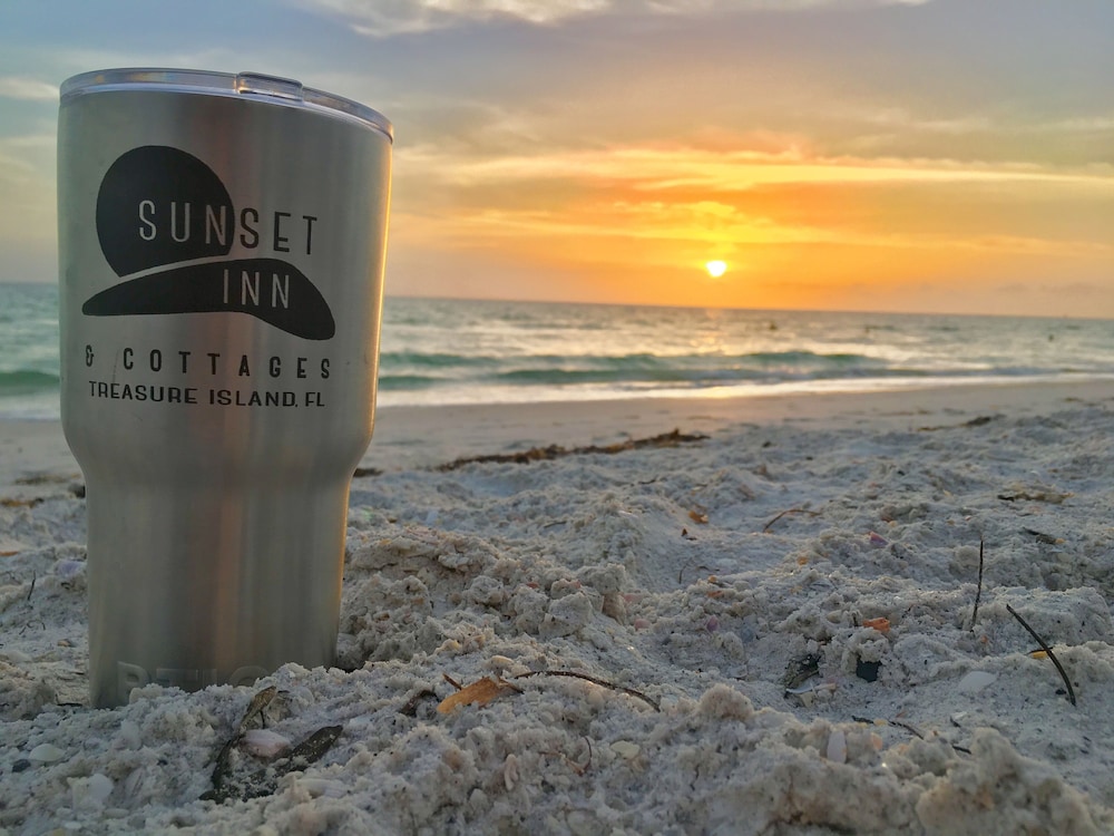 Sunset Inn & Cottages