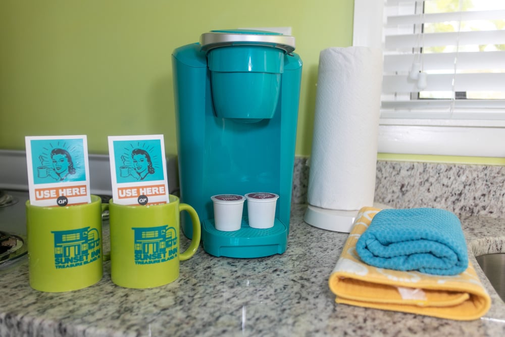 Sunset Inn & Cottages