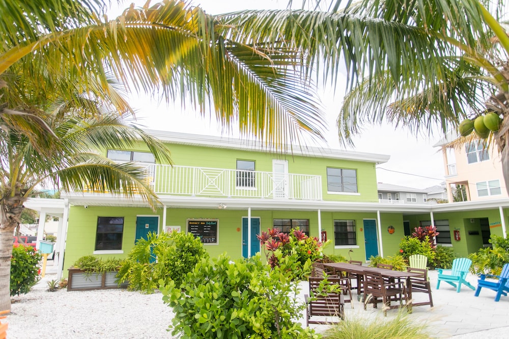 Sunset Inn & Cottages