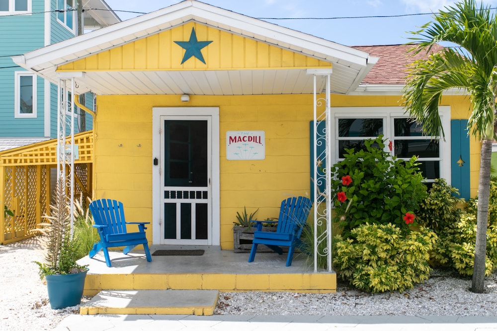 Sunset Inn & Cottages