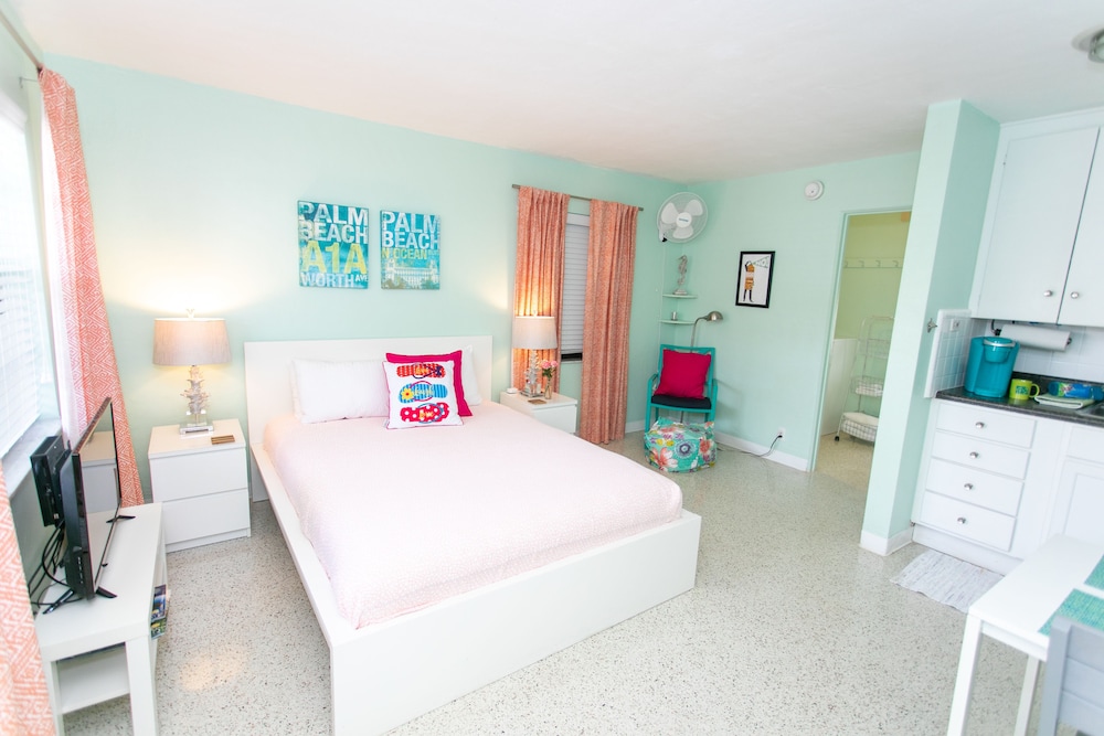 Sunset Inn & Cottages