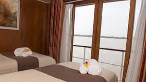 In-room safe, desk, blackout drapes