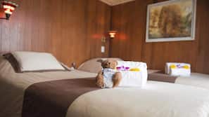 In-room safe, desk, blackout drapes
