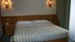 Hotel Ottoz Meublè In Courmayeur Italy Expedia - 