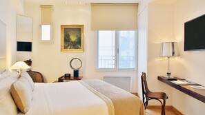 Premium bedding, in-room safe, individually decorated