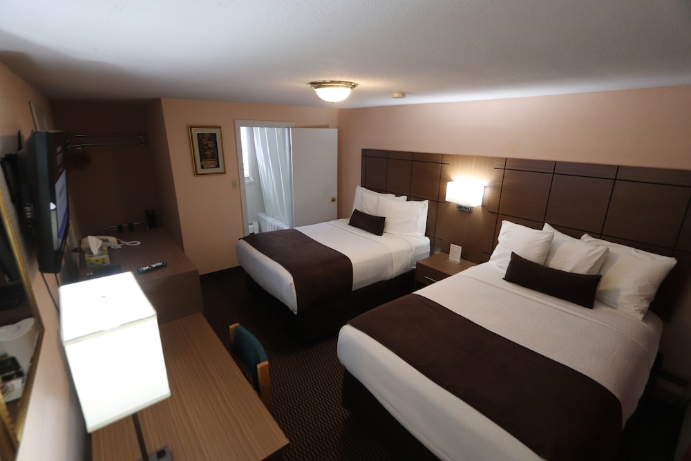 The Campbellford River Inn in Trent Hills | Best Rates & Deals on Orbitz