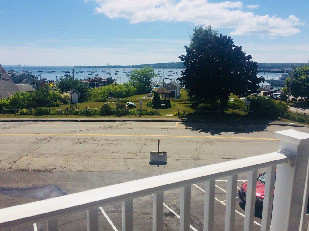 rockland maine hotels tradewinds