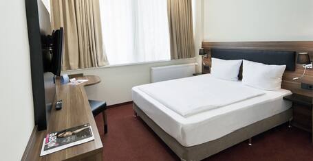 Meininger Hotel Berlin Airport In Berlin Expedia