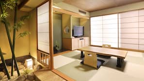 In-room safe, individually decorated, desk, laptop workspace