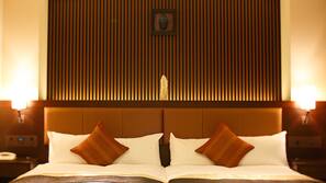 In-room safe, desk, iron/ironing board, free WiFi
