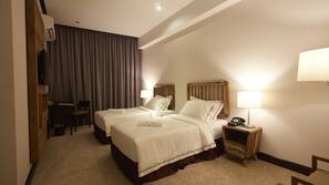 In-room safe, desk, blackout drapes, soundproofing