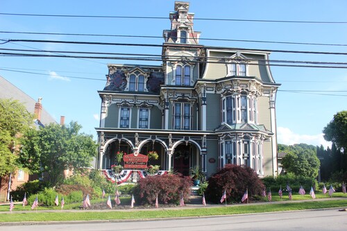 Great Place to stay Montgomery Mansion Bed and Breakfast near Claysville 