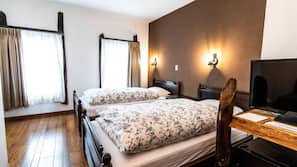 In-room safe, desk, free WiFi