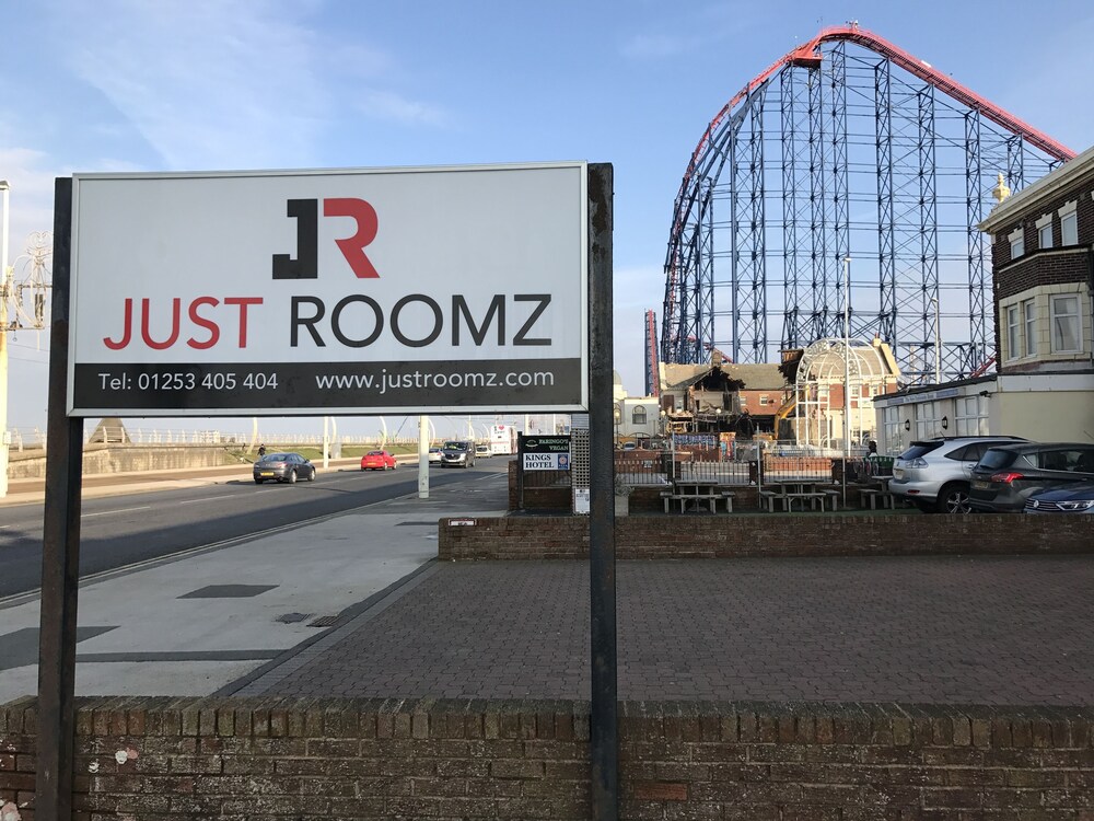 Just Roomz
