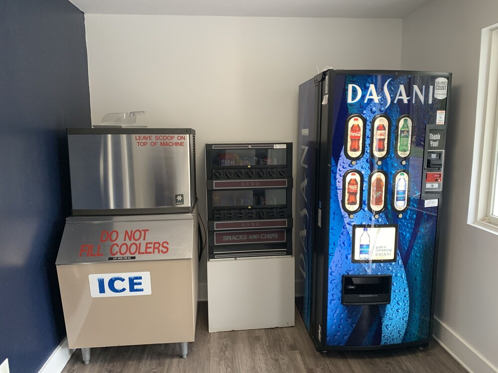 Vending machine, Starlite Resort