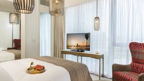 Literie hypoallergénique, minibar, coffre-forts dans les chambres