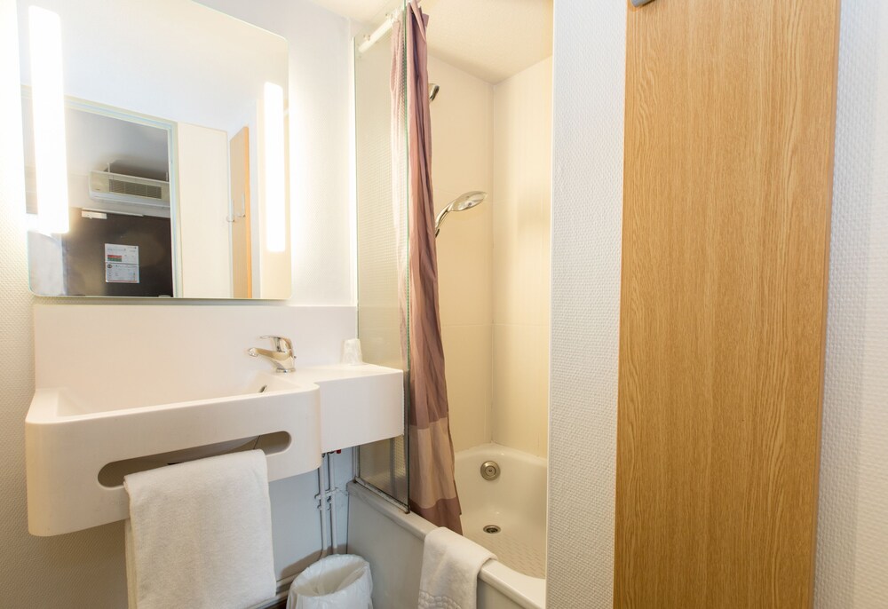 Hotel B And B St Gregoire Hotel B And B St Gregoire