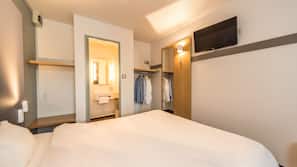 Desk, free cots/infant beds, free WiFi, linens