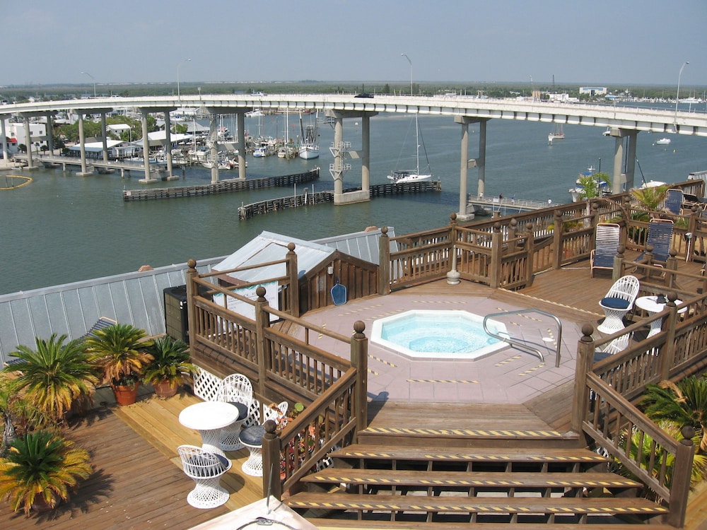 Marina Village At Snug Harbor In Fort Myers Hotel Rates