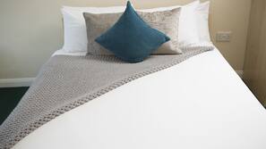 Desk, iron/ironing board, free WiFi, linens