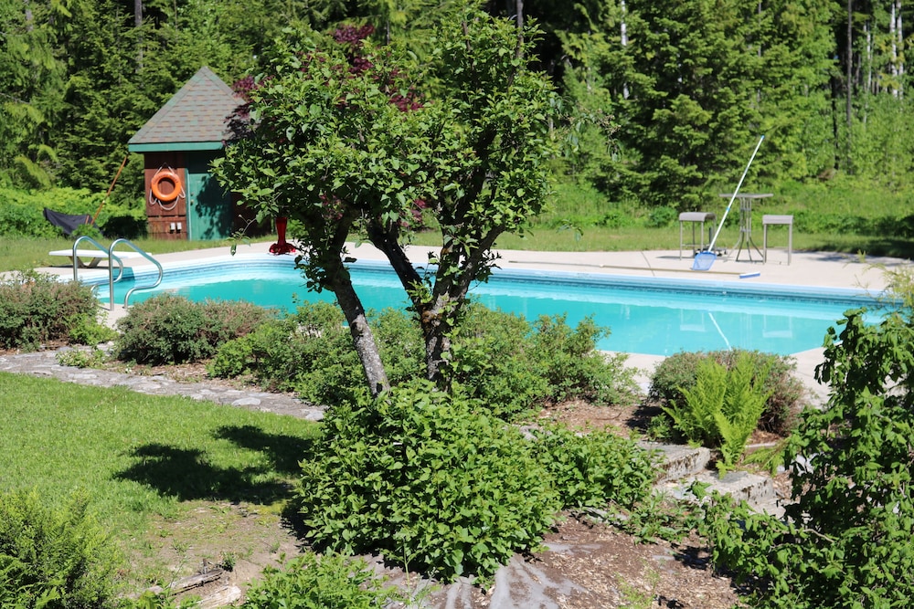 Revelstoke Bc Hotels Expedia Revelstoke Bc Hotels Expedia