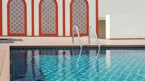 Outdoor pool, sun loungers