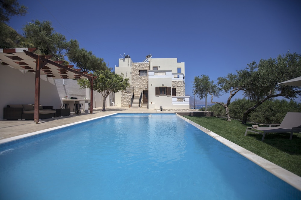 Villa Veghera in Kíssamos, Greece