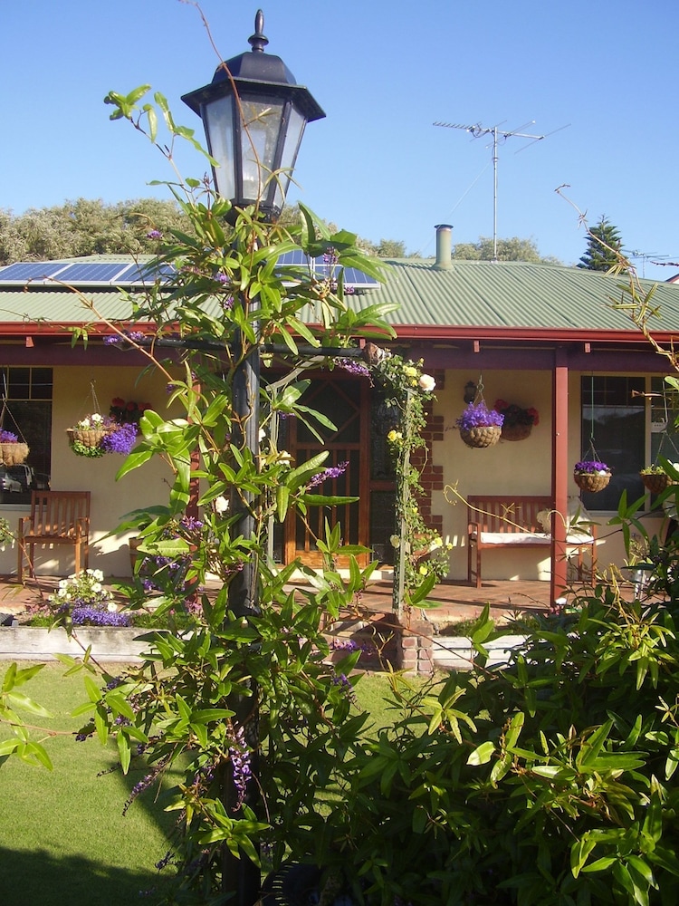 Busselton Marina Bed and Breakfast