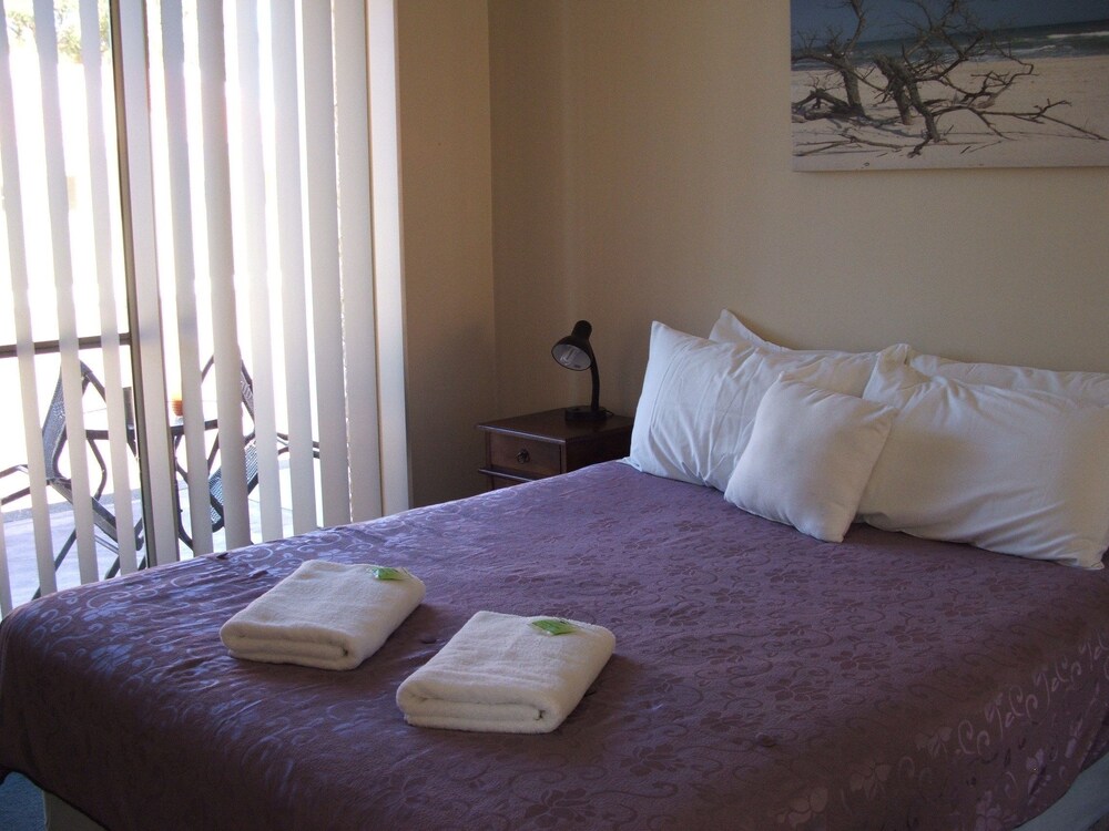 Harbourside Motel