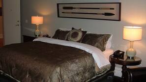 Desk, iron/ironing board, rollaway beds, free WiFi