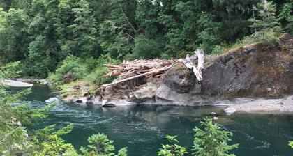 River Vista Vacation Homes