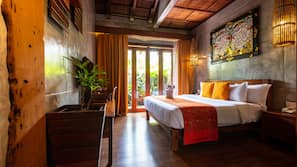 Premium bedding, minibar, in-room safe, desk
