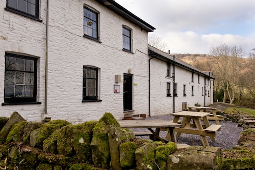 Hotels Near Pen Y Fan 12 Ebookers Yha Brecon Beacons Hostel