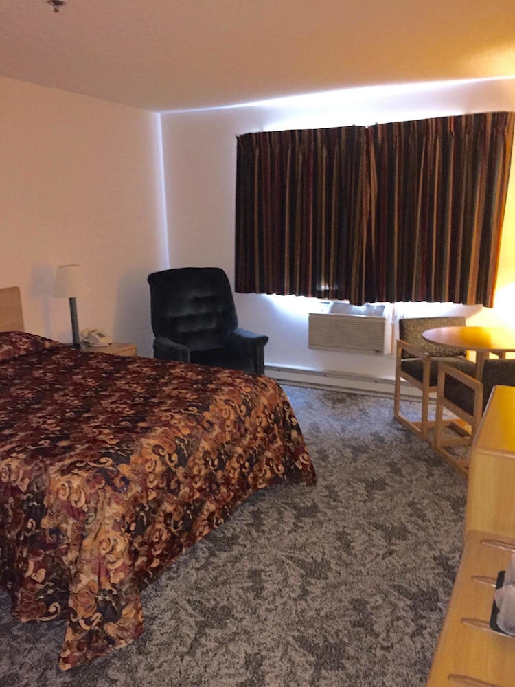 Lincoln Host Motor Inn in Escanaba Best Rates & Deals on Orbitz