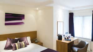 Desk, iron/ironing board, free WiFi, linens