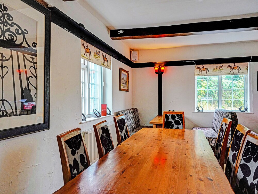 The Billingford Horseshoes Reviews, Photos & Rates