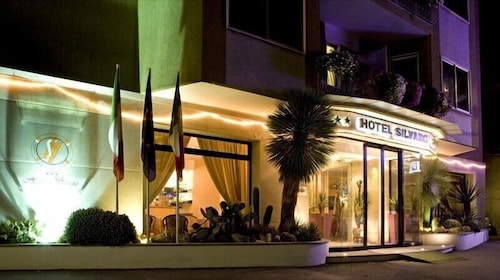 Noto Hotels and Properties