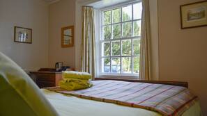 Hypo-allergenic bedding, in-room safe, free cots/infant beds, free WiFi
