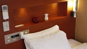 Desk, free WiFi, linens