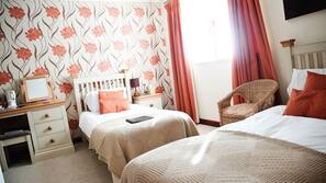 Premium bedding, desk, iron/ironing board, free WiFi